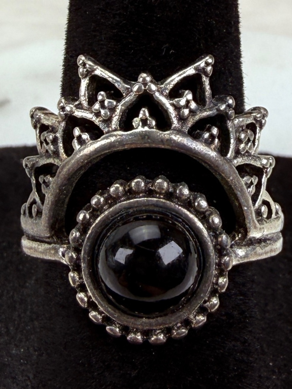 Silvertone and Black Accent Crown sz 7 3/4 Ring